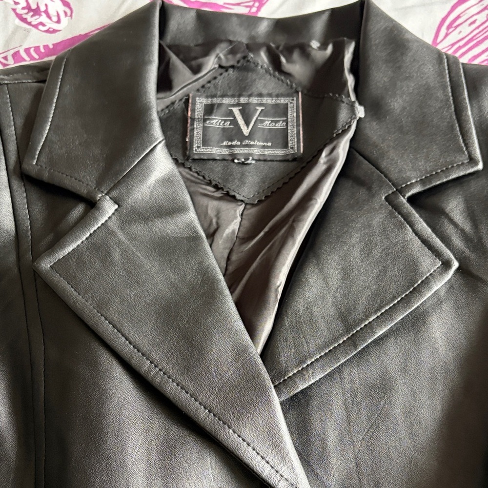 Black Leather Jacket - Women's Classic Lapel